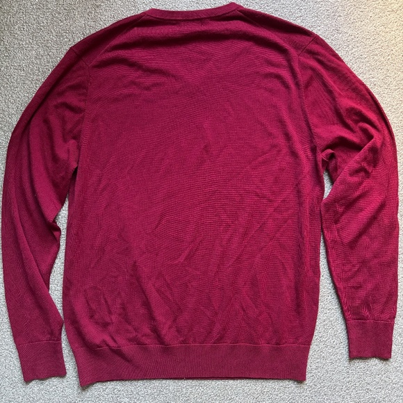 Uniqlo Men’s 100% Merino Wool V-Neck Sweater in Dark Red Burgundy Wine | Size L - Picture 5 of 9